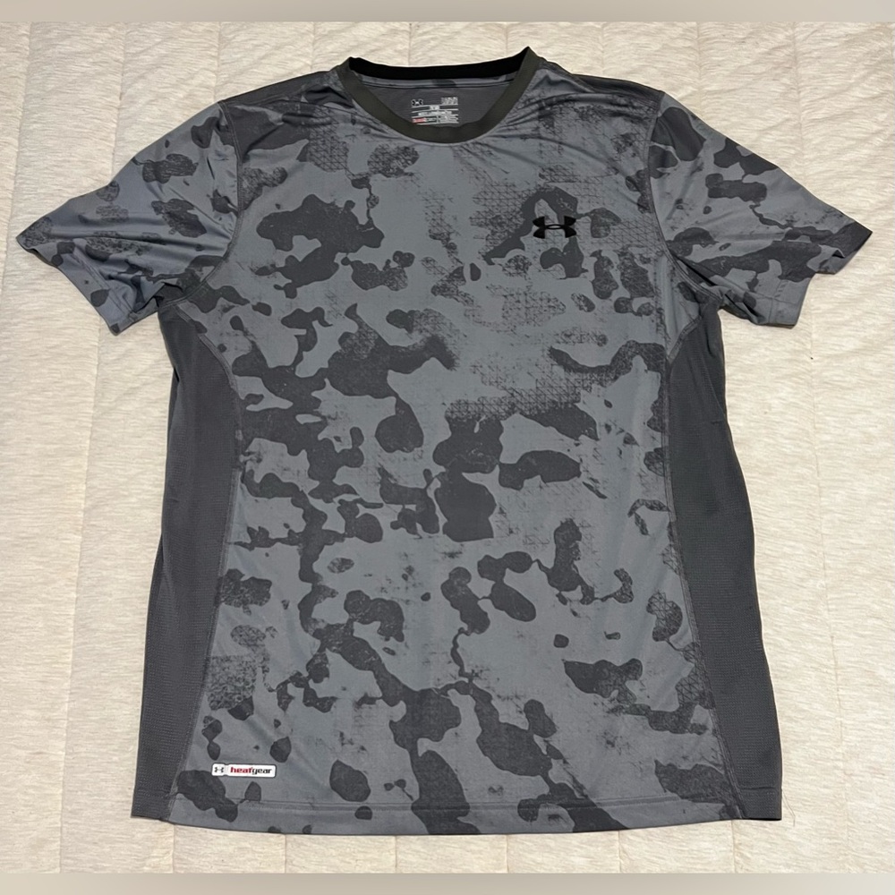 Under Armour Heat Gear Athletic Shirt